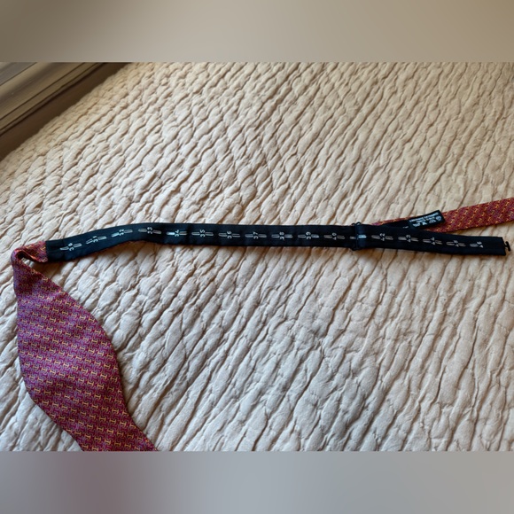 HERMES Men’s Bow Tie in Red & Yellow, 100% Silk, Made in Paris, good condition - Picture 4 of 8